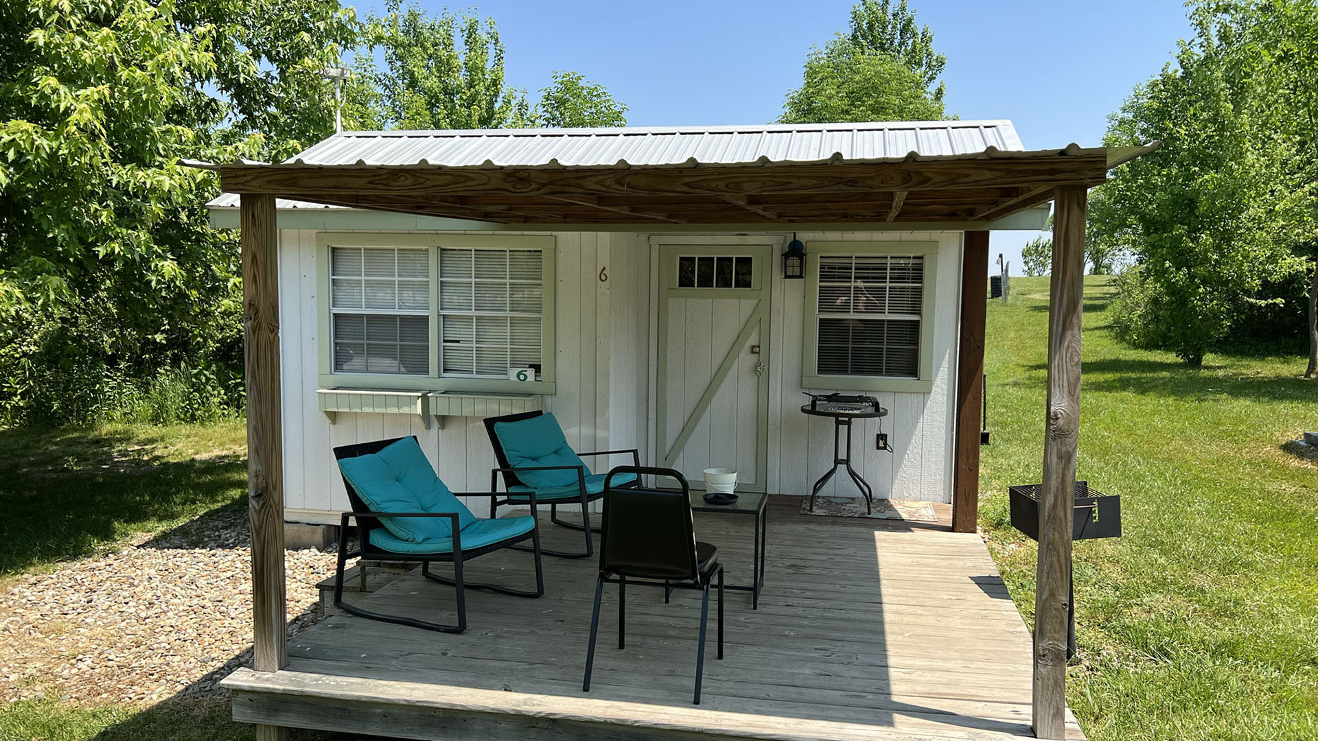 Cabin Six exterior view